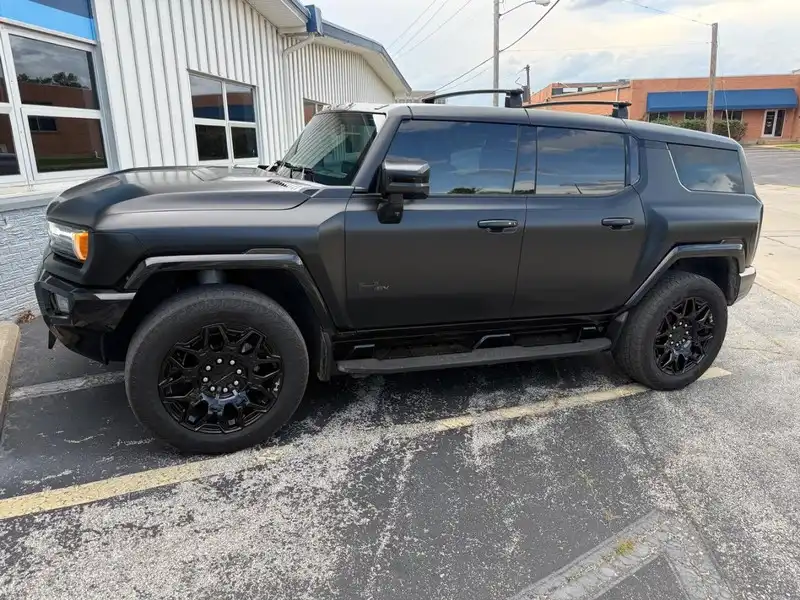2025 GMC Hummer EV 3X SUV's photo