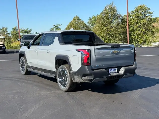 2026 Chevrolet Silverado EV LT Extended Range photo 3