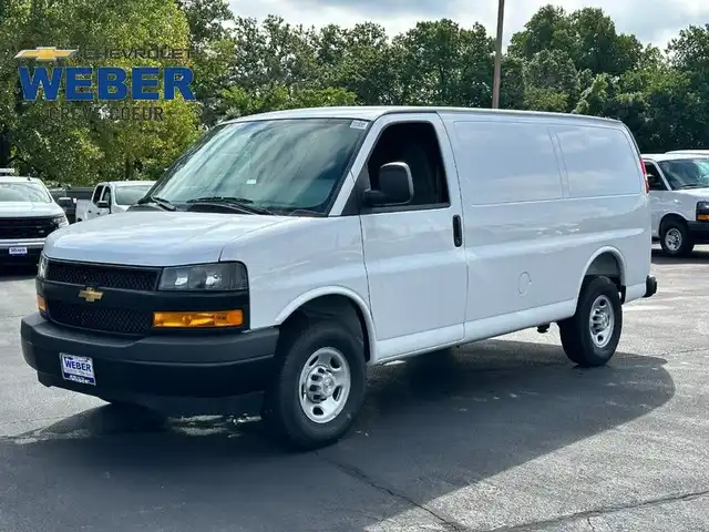 2026 Chevrolet Express Work Van HD 2500's photo