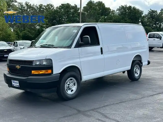2026 Chevrolet Express 2500 Work Van HD's photo