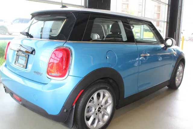 2018 MINI Cooper Oxford Edition photo 4