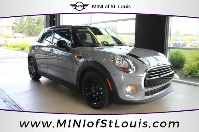 2018 MINI Cooper 4 Door's photo