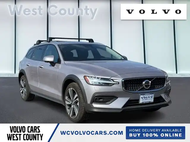 2026 Volvo V60 Cross Country B5 Plus AWD's photo