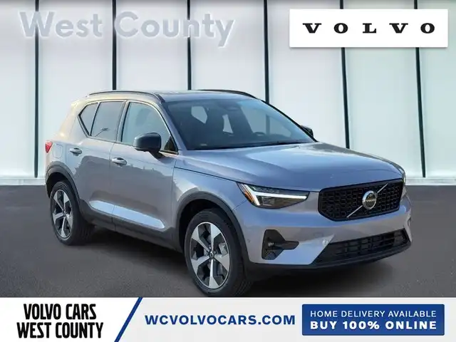 2026 Volvo XC40 B5 Plus Dark AWD's photo