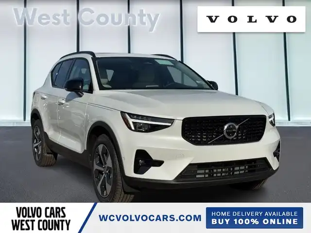 2026 Volvo XC40 B4 Plus Dark FWD's photo