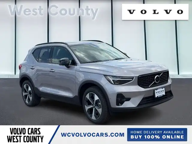 2026 Volvo XC40 B5 Plus Dark AWD's photo