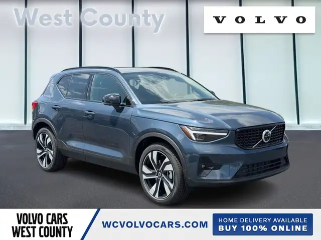 2026 Volvo XC40 B5 Plus Dark AWD's photo