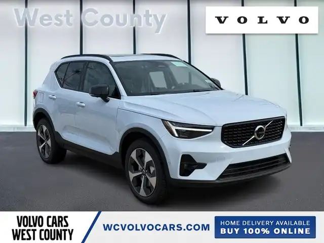 2026 Volvo XC40 B5 Plus Dark AWD's photo