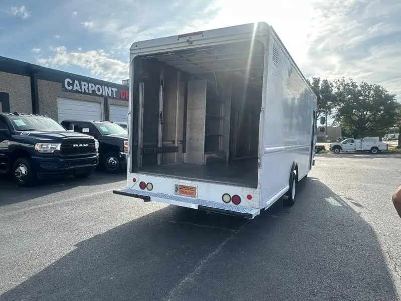 2013 Ford E-Series undefined photo 4