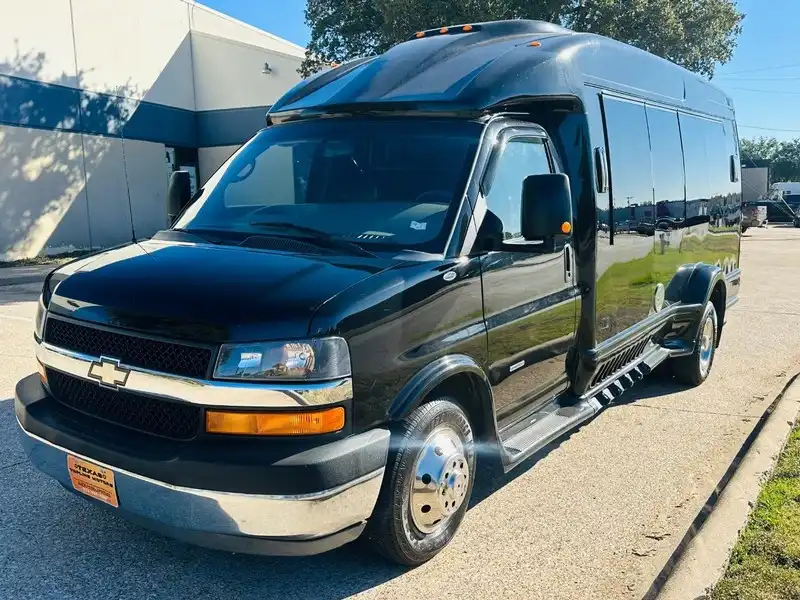 2010 Chevrolet Express's photo