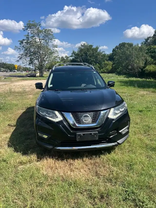 2017 Nissan Rogue SL AWD's photo