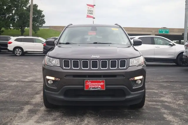 2018 Jeep Compass Latitude 4X4 photo 3