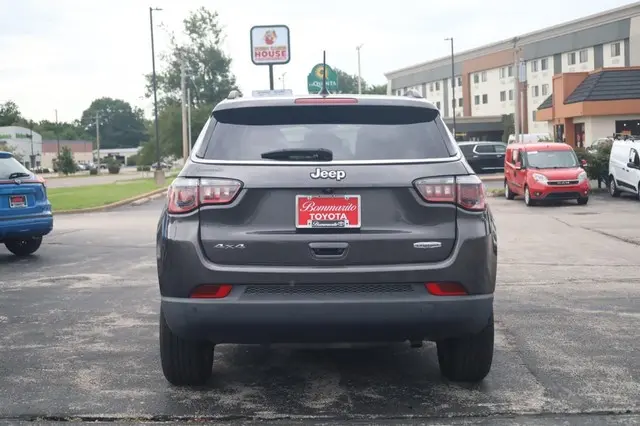 2018 Jeep Compass Latitude 4X4 photo 5