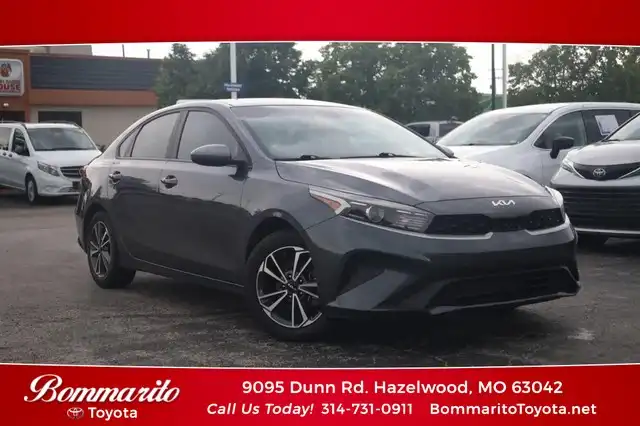 2022 Kia Forte LXS AT's photo