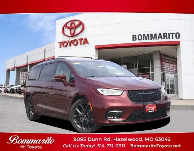 2021 Chrysler Pacifica Touring L's photo