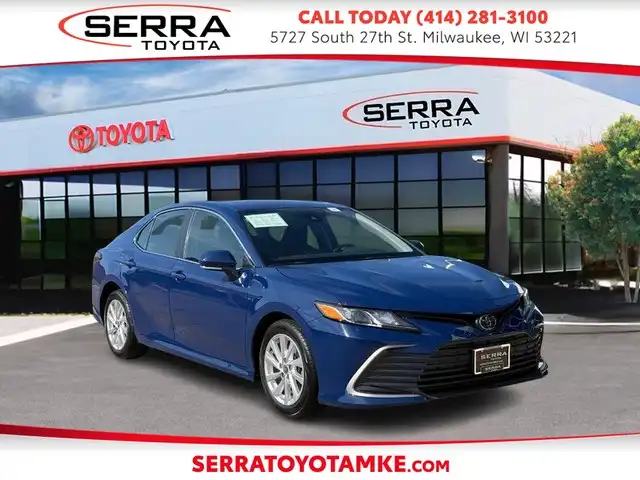 2023 Toyota Camry LE's photo