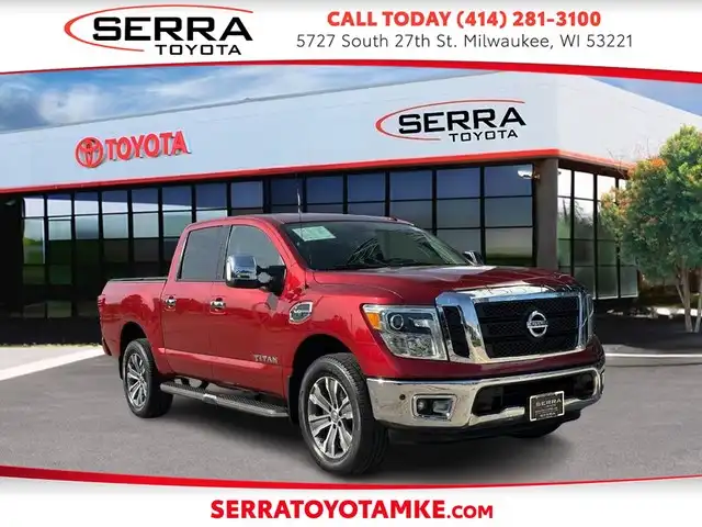 2017 Nissan Titan SL 4WD Crew Cab's photo