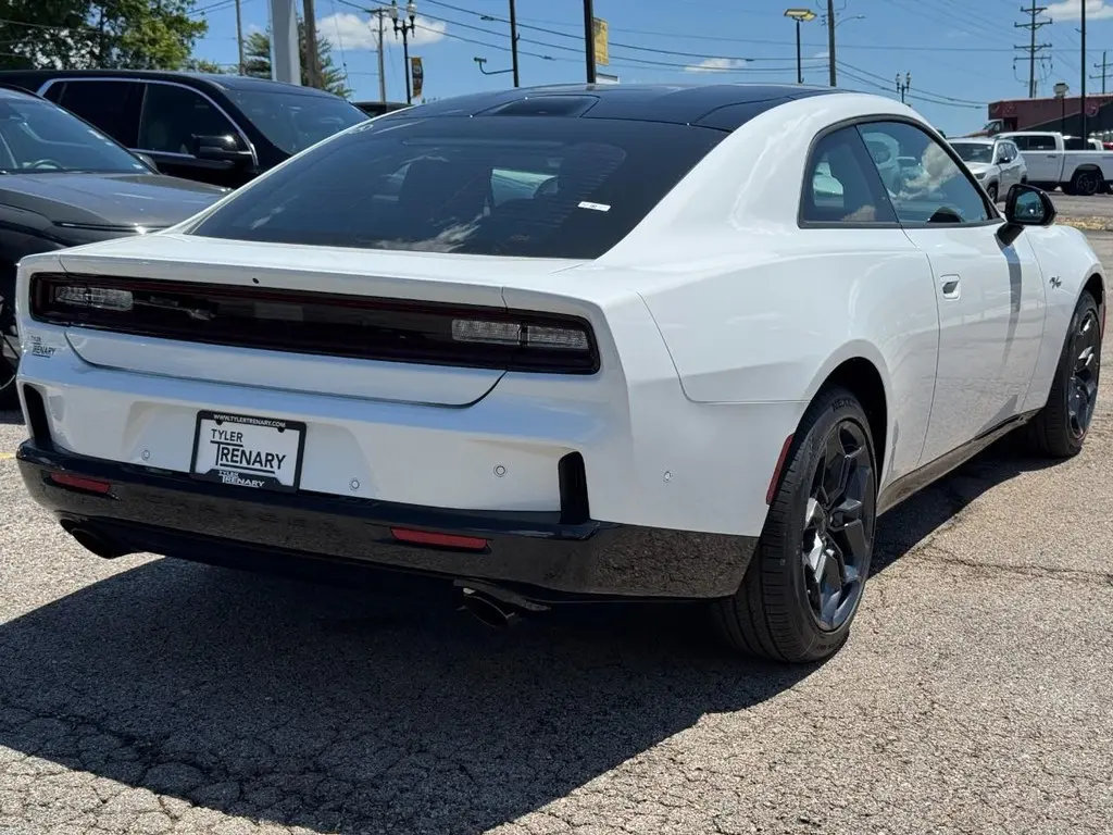 2026 Dodge Charger R/T Plus AWD photo 4