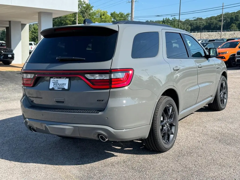 2026 Dodge Durango GT HEMI Plus V8 AWD photo 4
