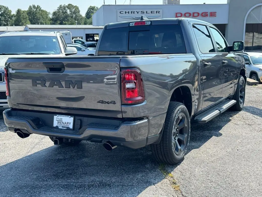 2026 RAM 1500 Express 4WD Crew Cab 5'7 photo 4