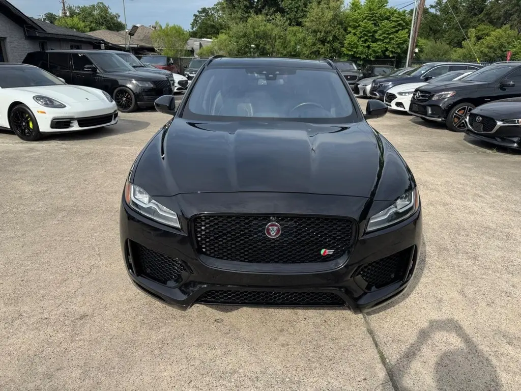 2017 Jaguar F-PACE S AWD photo 3