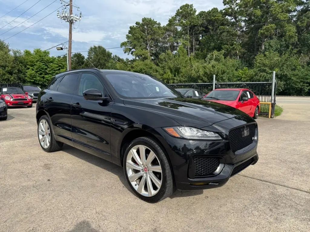 2017 Jaguar F-PACE S AWD photo 4