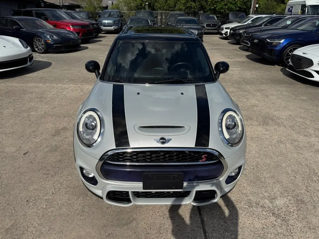 2017 MINI Cooper S 4 Door photo 3