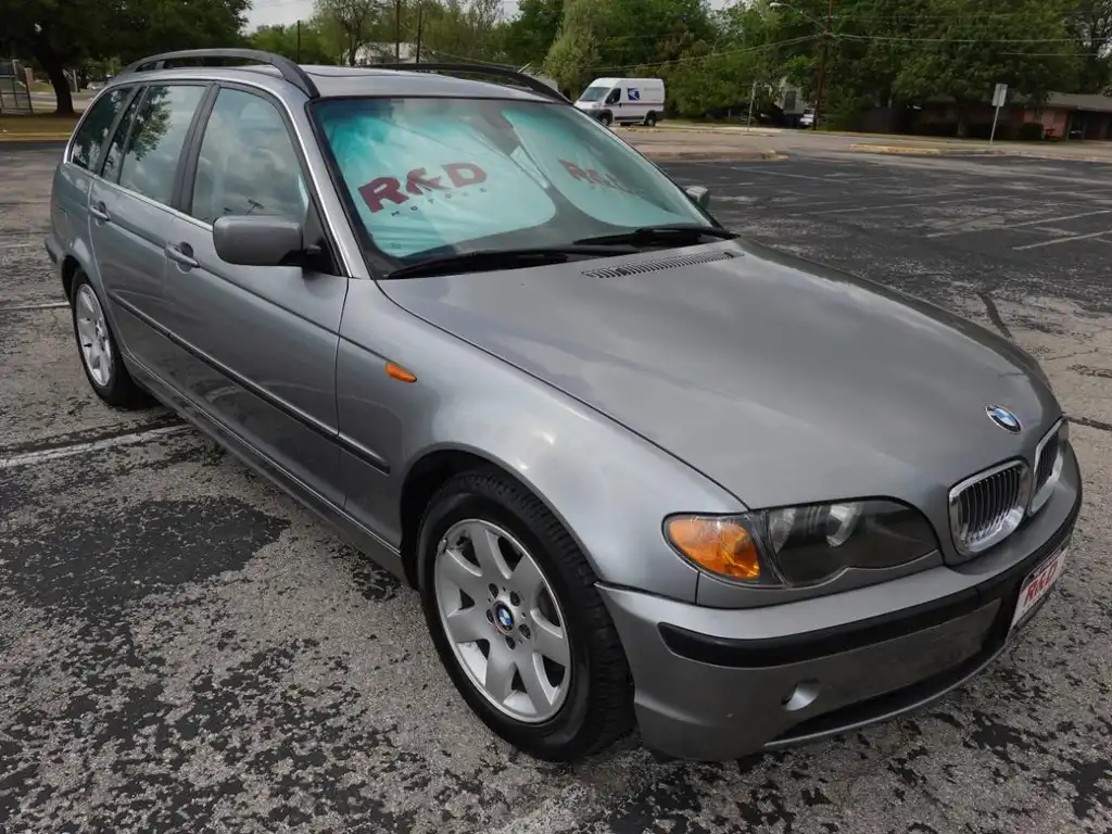 2004 BMW 3 Series 325i Sports Wagon's photo
