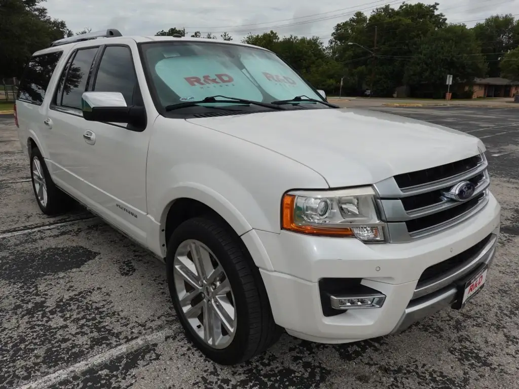 2017 Ford Expedition Platinum EL photo 1