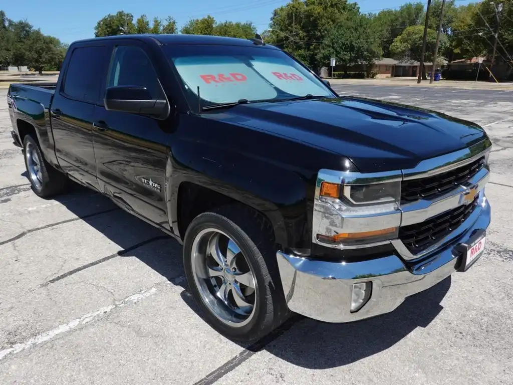 2017 Chevrolet Silverado 1500 LT Crew Cab Short Box's photo