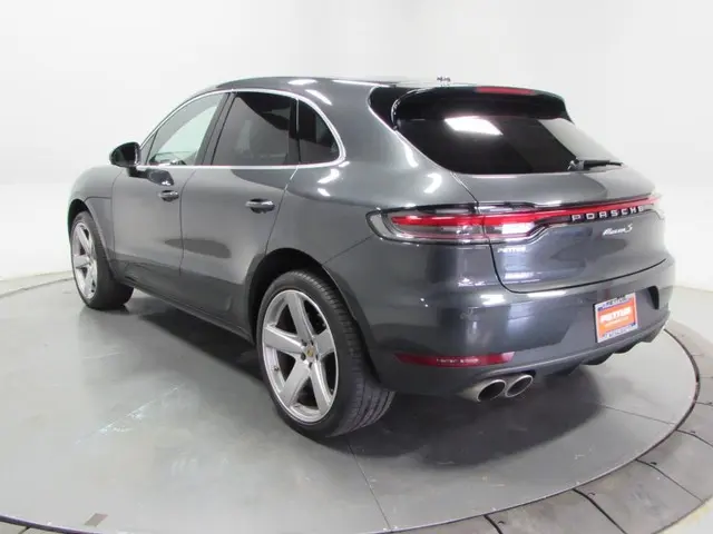 2021 Porsche Macan S photo 5