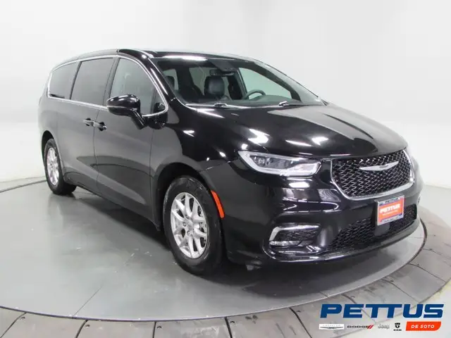 2025 Chrysler Pacifica Select photo 1