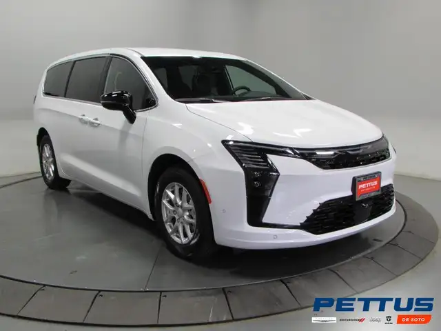 2027 Chrysler Pacifica Select's photo