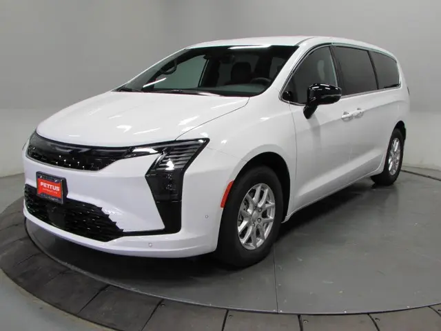 2027 Chrysler Pacifica Select photo 3