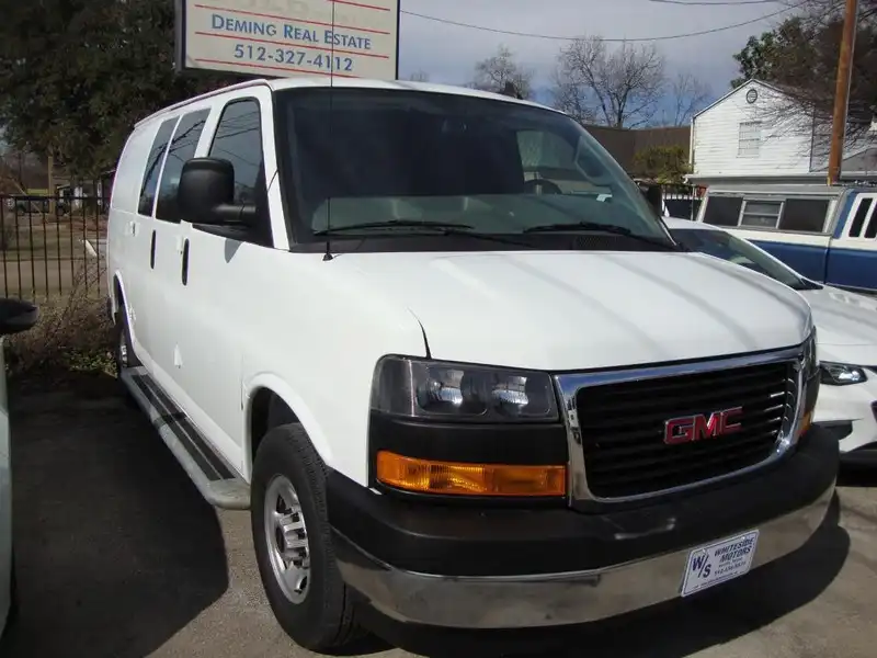 2023 GMC Savana 2500's photo