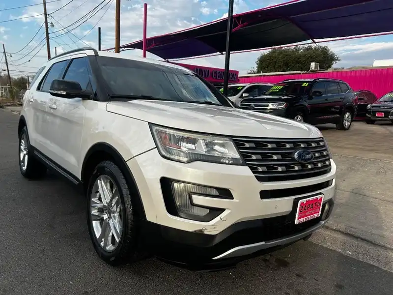 2016 Ford Explorer XLT FWD's photo