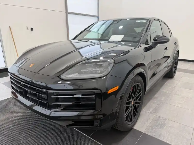 2026 Porsche Cayenne S's photo