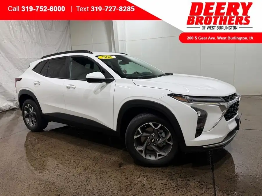 2025 Chevrolet Trax LT's photo