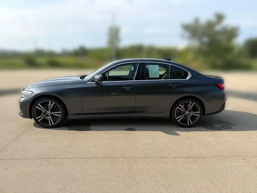 2021 BMW 3 Series 330i xDrive Sedan's photo