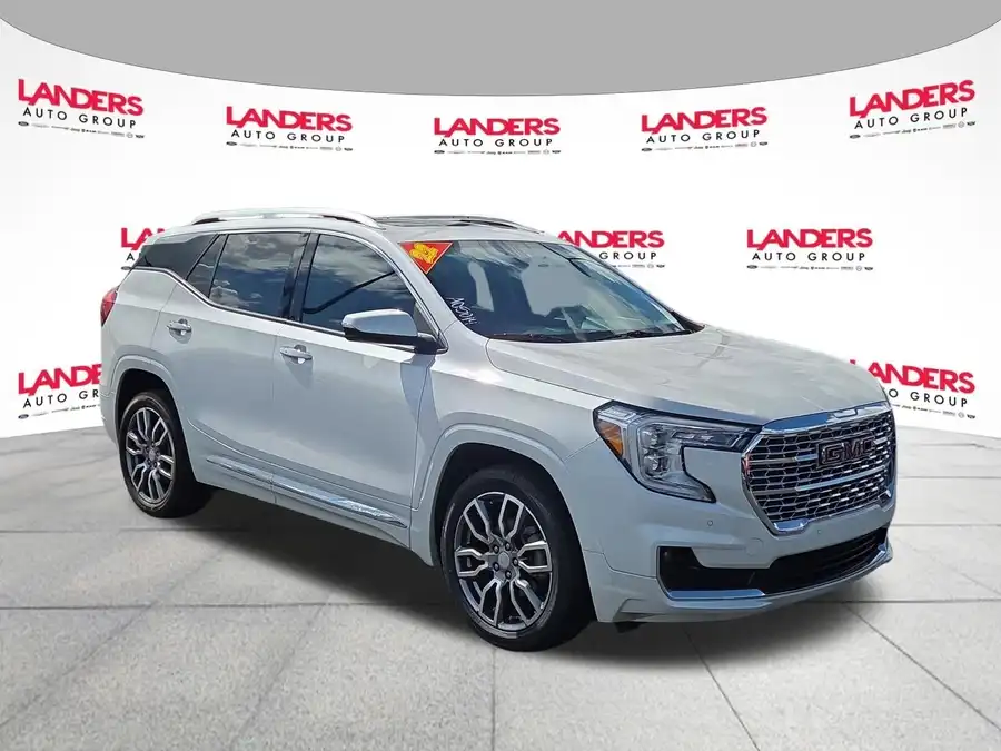 2022 GMC Terrain Denali AWD's photo