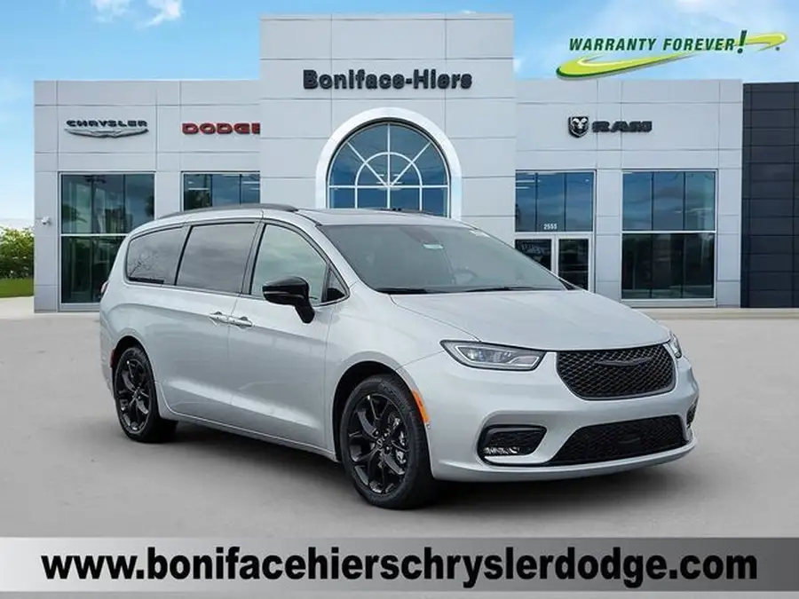 2026 Chrysler Pacifica Limited photo 1