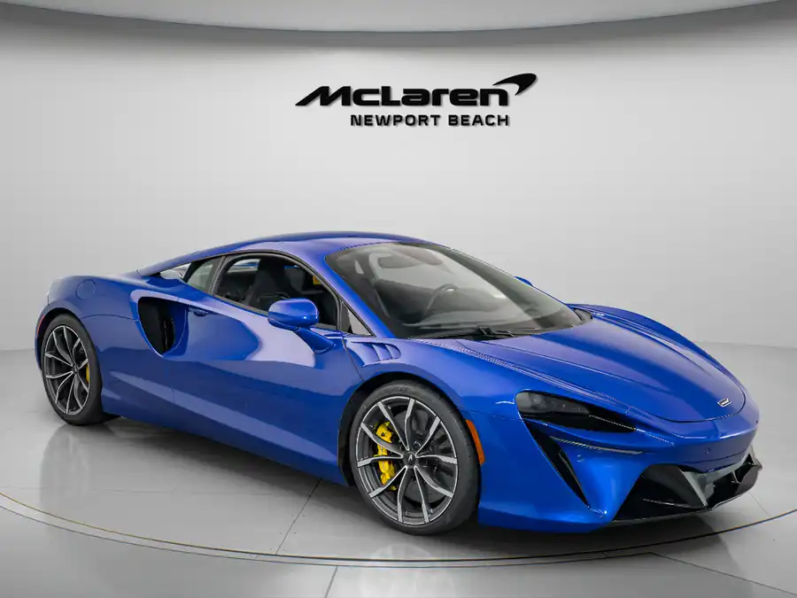 2024 McLaren Artura 3.0's photo
