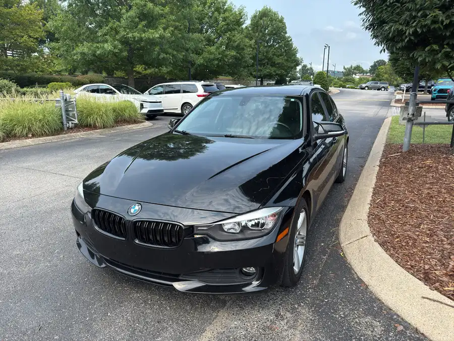 2013 BMW 3 Series 320i Sedan's photo
