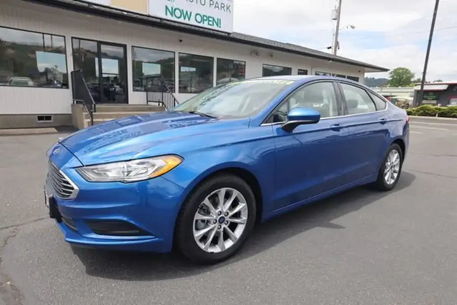 2017 Ford Fusion SE FWD's photo