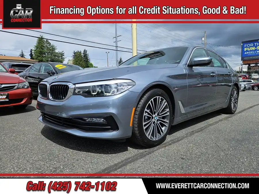 2017 BMW 5 Series 530i xDrive Sedan's photo