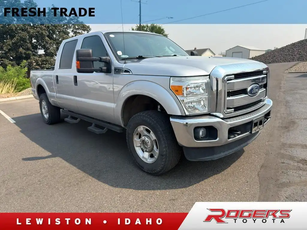2016 Ford F-250 XLT 4x4 Crew Cab 6-3/4' Box's photo