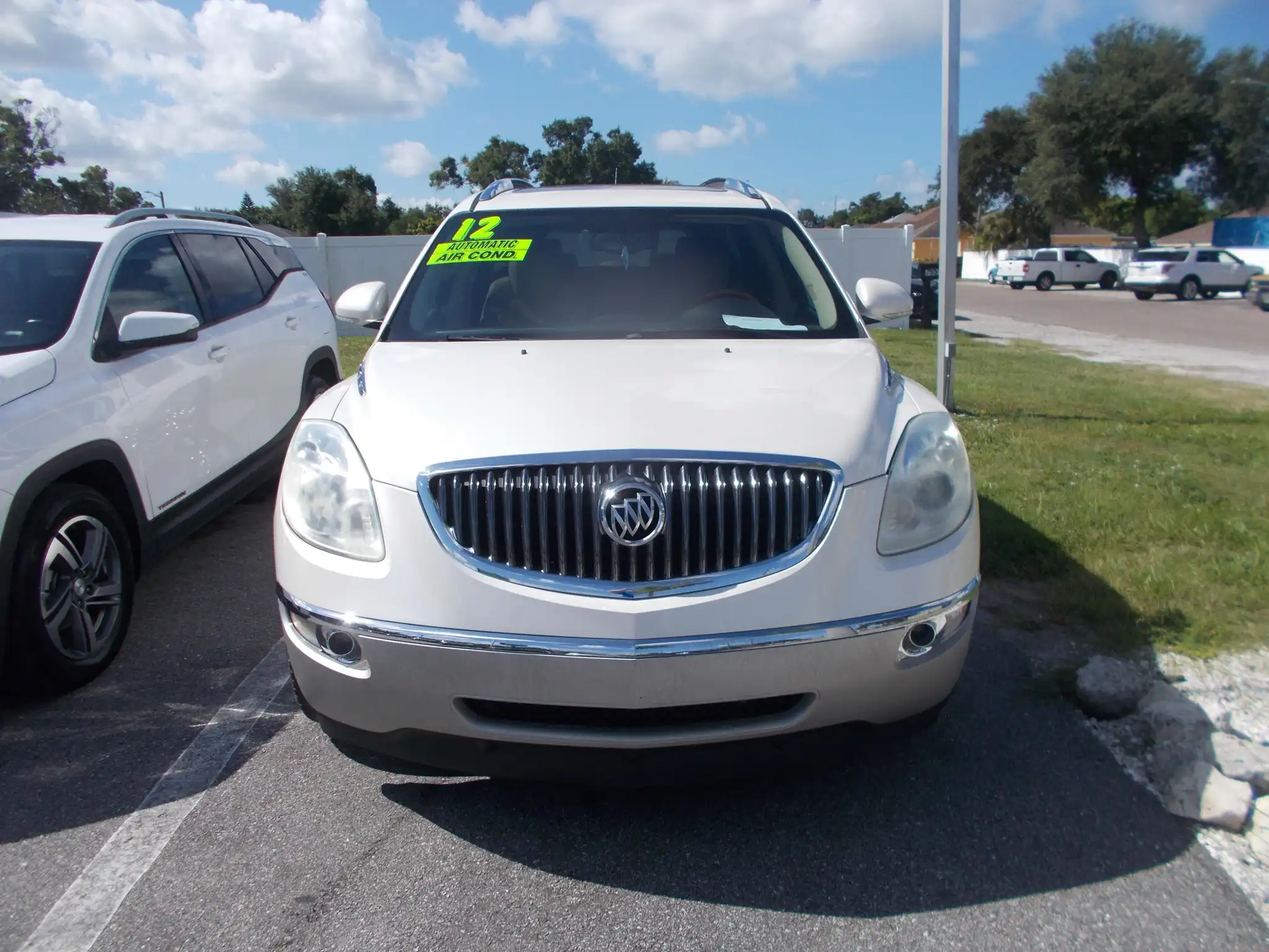 2012 Buick Enclave Premium's photo