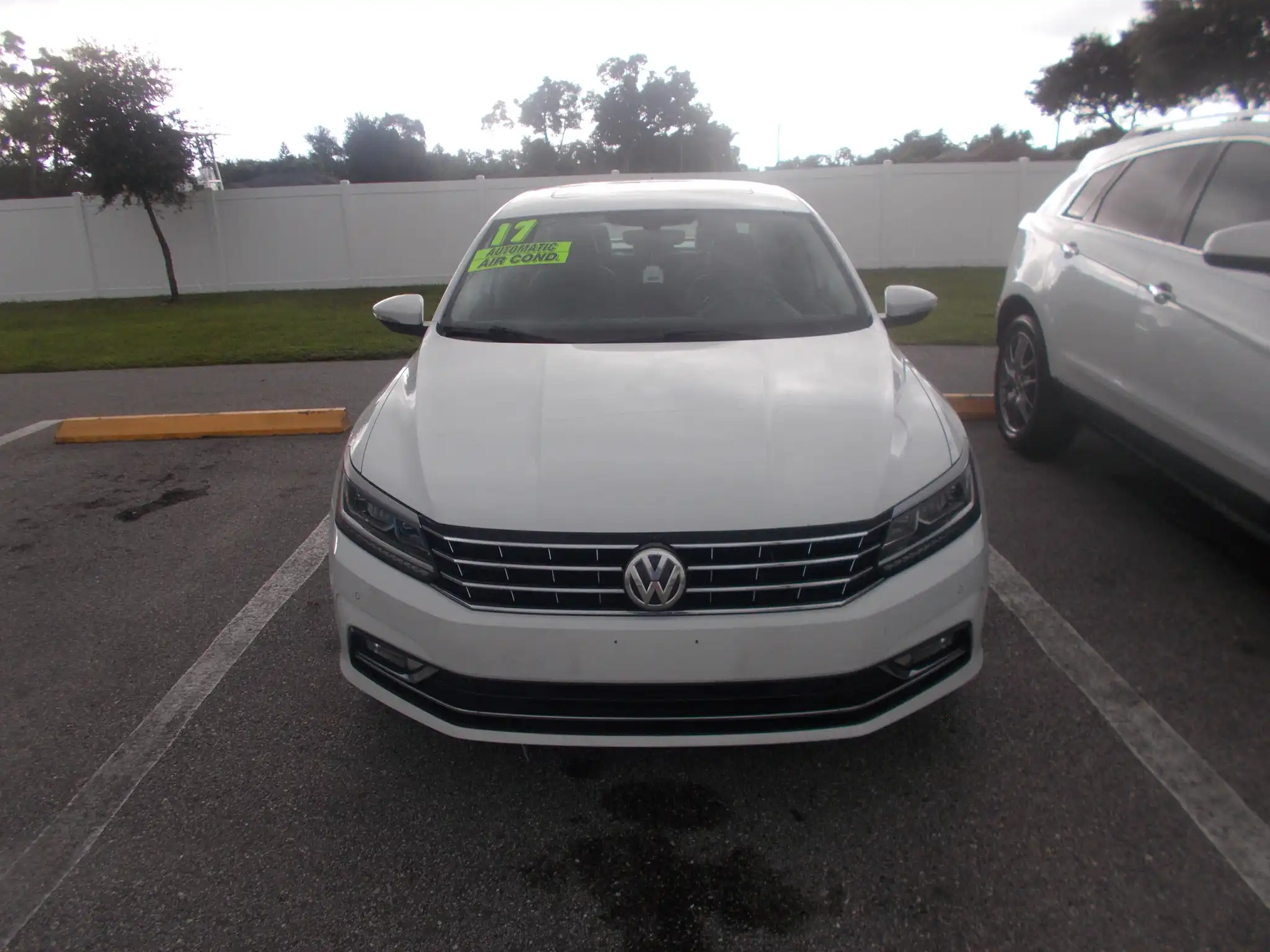 2017 Volkswagen Passat 1.8T SE with Technology Auto's photo