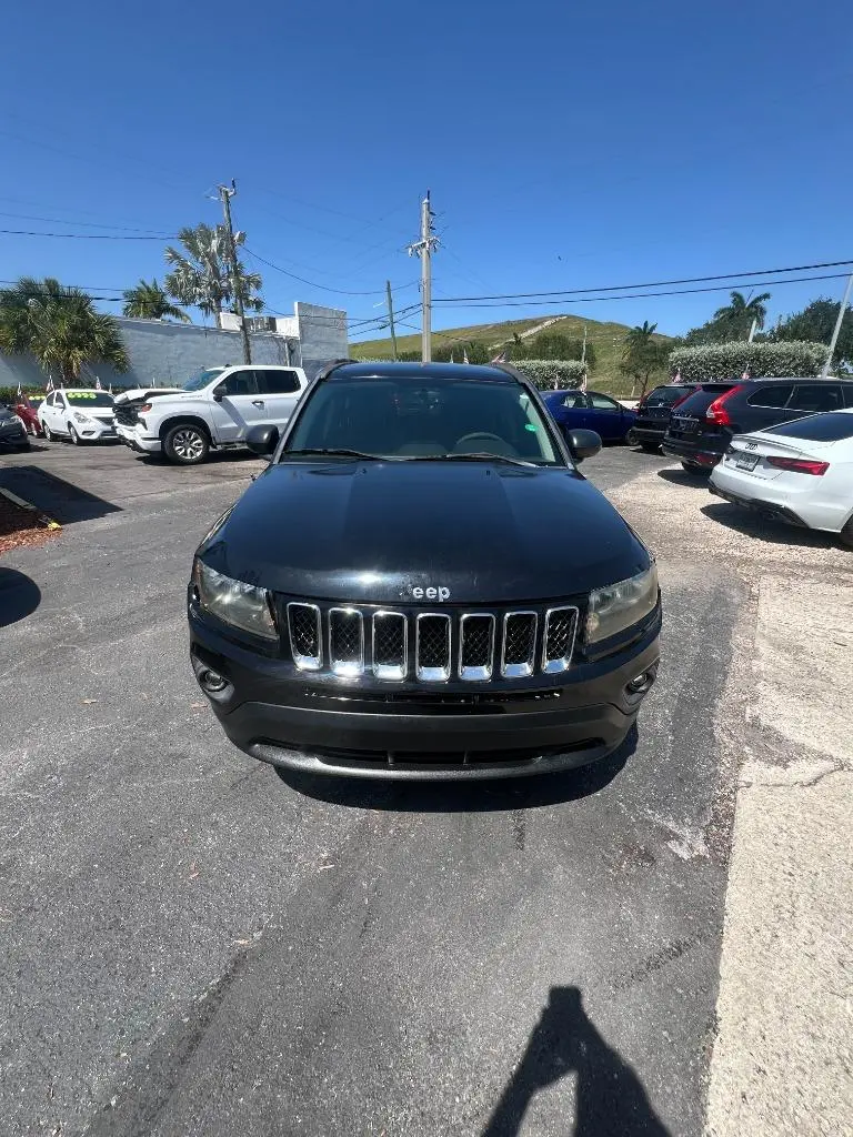 2016 Jeep Compass Sport photo 3