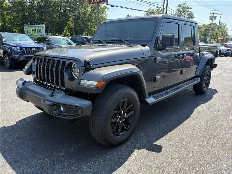 2023 Jeep Gladiator Sport S's photo
